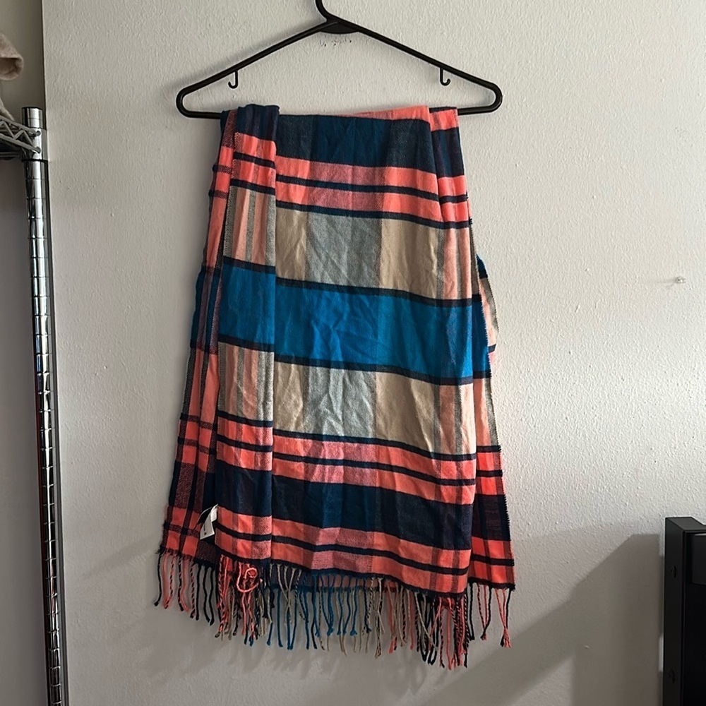 Colorful big gap scarf